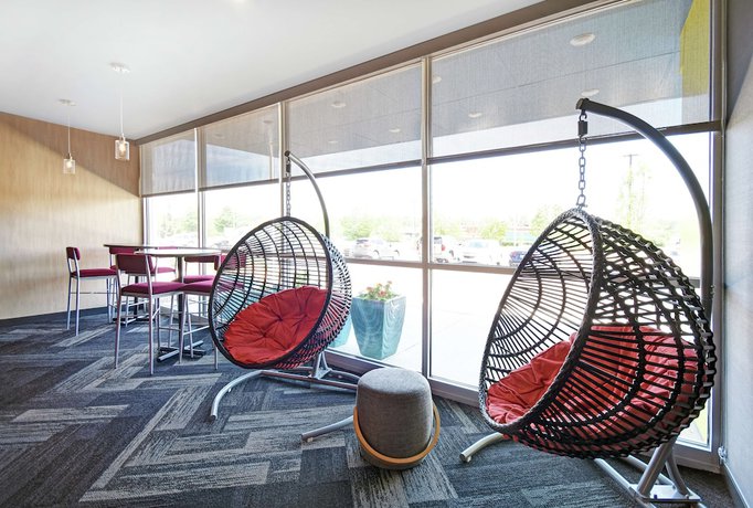 Imagen de los interiores del Hotel Tru by Hilton Grand Rapids Airport. Foto 18