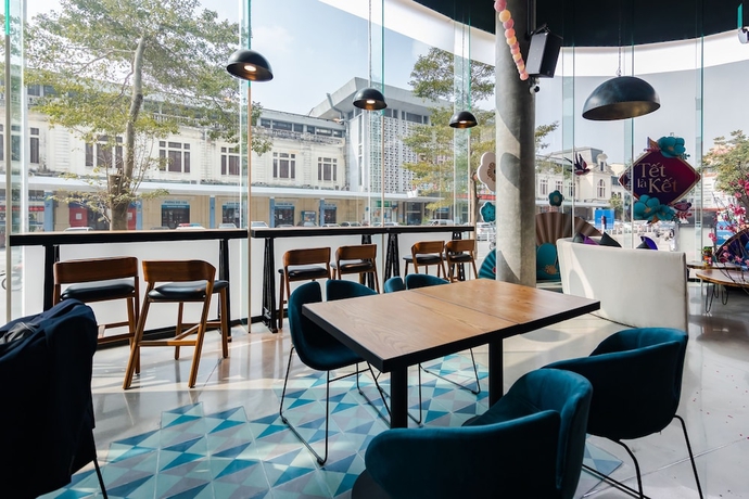 Imagen de los interiores del Hotel Tru by Hilton Hanoi Station. Foto 16