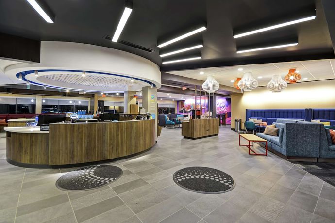 Imagen de los interiores del Hotel Tru by Hilton Huber Heights. Foto 19