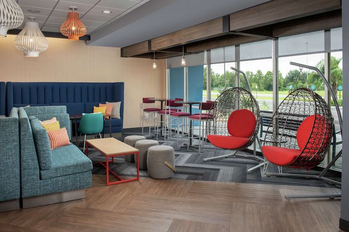 Imagen de los interiores del Hotel Tru by Hilton Lake City. Foto 18