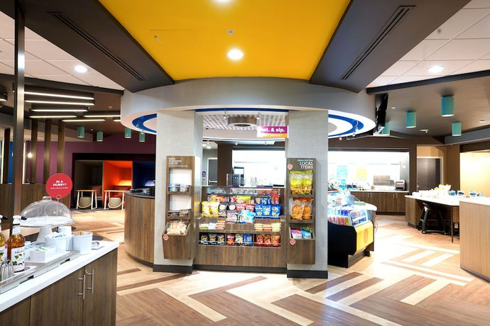 Imagen de los interiores del Hotel Tru by Hilton Lake City. Foto 20