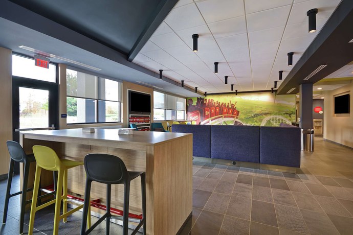 Imagen de los interiores del Hotel Tru by Hilton Mason Kings Island. Foto 15