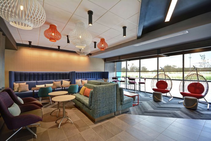 Imagen de los interiores del Hotel Tru by Hilton Mason Kings Island. Foto 16