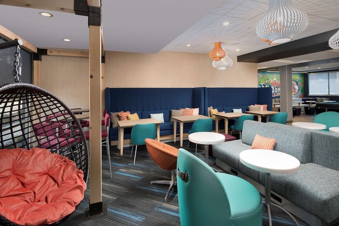 Imagen de los interiores del Hotel Tru by Hilton McDonough. Foto 20