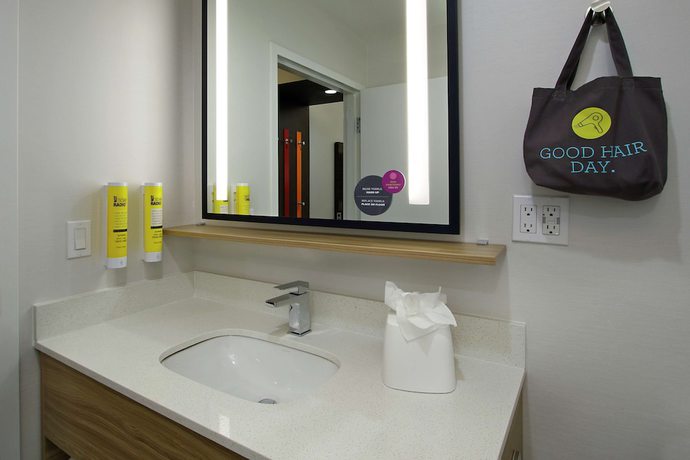 Imagen de la habitación del Hotel Tru by Hilton Mobile. Foto 9