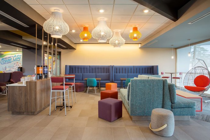 Imagen de los interiores del Hotel Tru by Hilton Ocean City Bayside. Foto 20