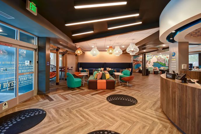 Imagen de los interiores del Hotel Tru by Hilton Salt Lake City Airport. Foto 14