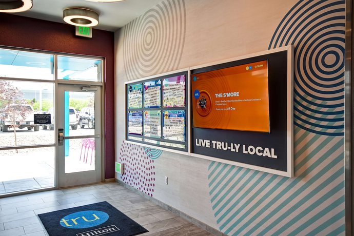 Imagen de los interiores del Hotel Tru by Hilton Salt Lake City Airport. Foto 15