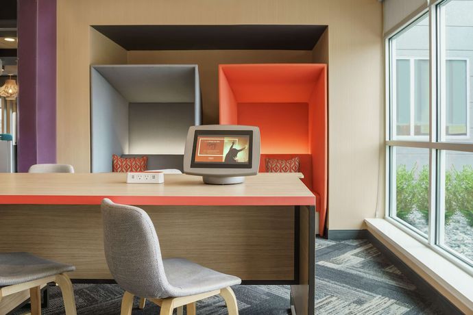 Imagen de los interiores del Hotel Tru by Hilton Sandusky, OH. Foto 18