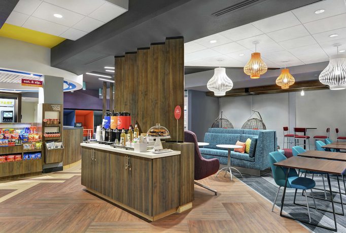 Imagen de los interiores del Hotel Tru by Hilton Springfield Downtown. Foto 16