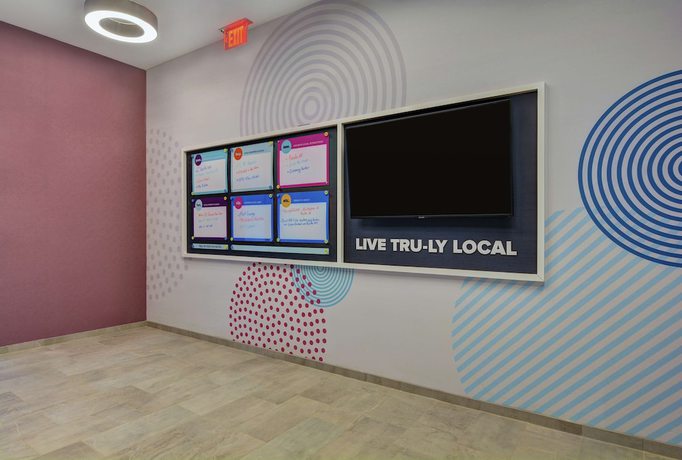 Imagen de los interiores del Hotel Tru by Hilton Springfield Downtown. Foto 18