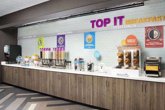 Imagen del bar/restaurante del Hotel Tru by Hilton Tallahassee Central. Foto 4