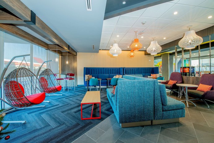 Imagen de los interiores del Hotel Tru by Hilton The Colony Dallas. Foto 16