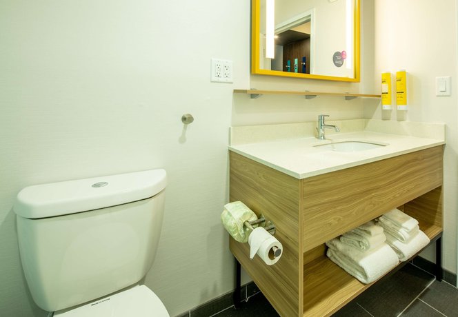 Imagen de la habitación del Hotel Tru by Hilton The Colony Dallas. Foto 4