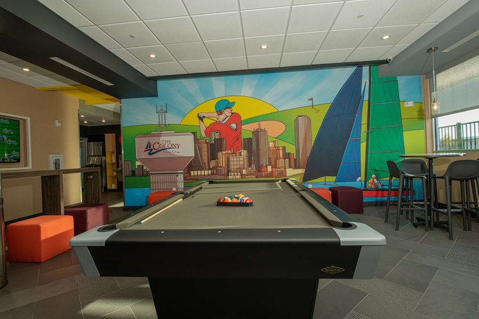 Imagen de los interiores del Hotel Tru by Hilton The Colony Dallas. Foto 19