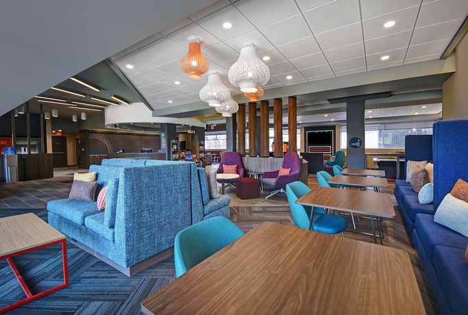 Imagen de los interiores del Hotel Tru by Hilton Troy Detroit. Foto 12