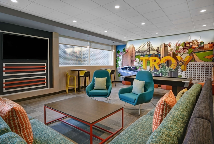 Imagen de los interiores del Hotel Tru by Hilton Troy Detroit. Foto 13