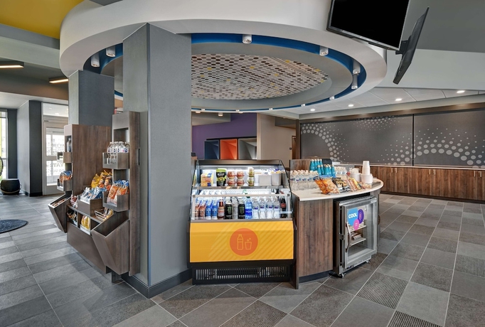 Imagen de los interiores del Hotel Tru by Hilton Troy Detroit. Foto 19