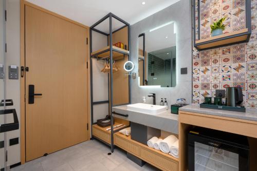 Imagen general del Hotel True Go - Shenzhen Futian Huaqiang North. Foto 3