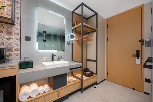 Imagen general del Hotel True Go - Shenzhen Futian Huaqiang North. Foto 6