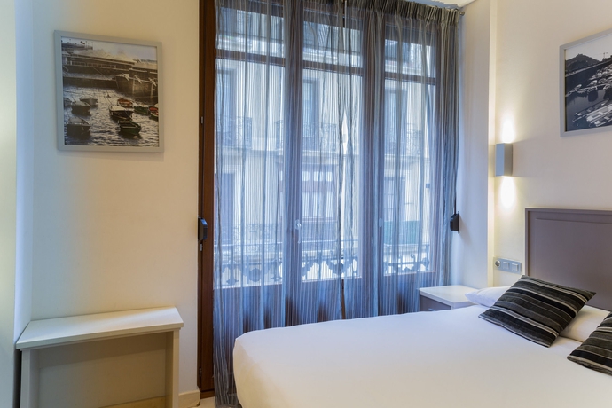 Imagen de la habitación del Hotel Trueba, San Sebasti&aacute;n. Foto 9