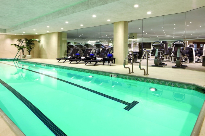 Imagen de la piscina del Hotel Trump International and Tower New York. Foto 13