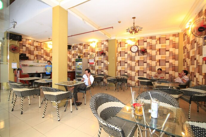 Imagen del bar/restaurante del Hotel Truong Giang. Foto 15