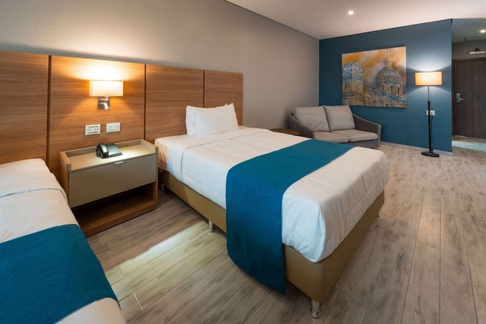 Imagen de la habitación del Hotel Tryp By Wyndham Asuncion. Foto 3