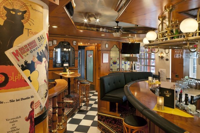 Imagen del bar/restaurante del Hotel Tryp By Wyndham Bad Bramstedt. Foto 2