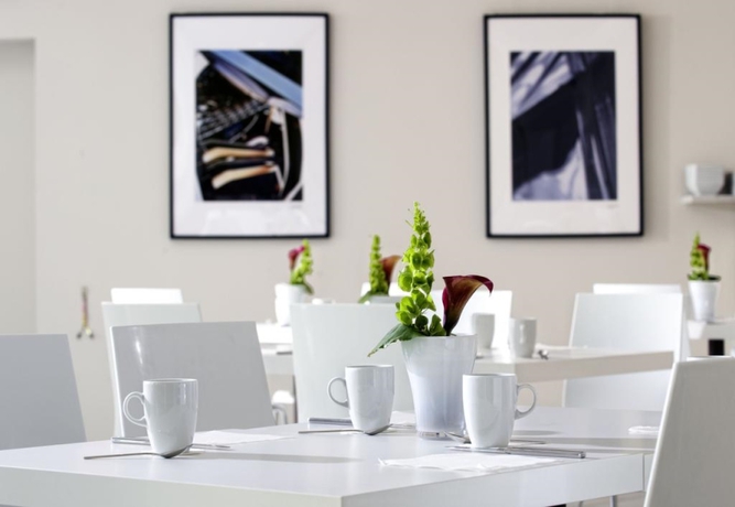 Imagen del bar/restaurante del Hotel Tryp By Wyndham Frankfurt. Foto 4