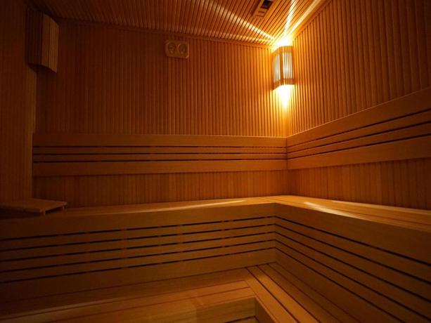 Imagen de los interiores del Hotel Tryp By Wyndham Istanbul Basın Ekspres. Foto 16