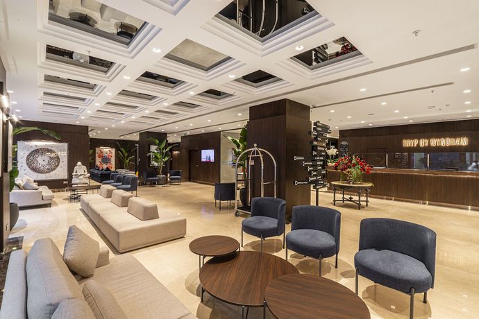 Imagen de los interiores del Hotel Tryp By Wyndham Istanbul Sisli. Foto 13