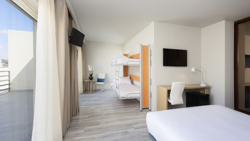 Imagen de la habitación del Hotel Tryp By Wyndham Lisboa Caparica Mar. Foto 3