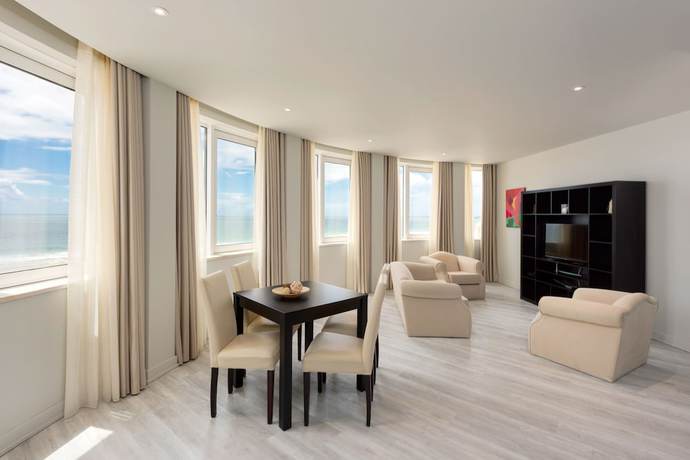 Imagen de la habitación del Hotel Tryp By Wyndham Lisboa Caparica Mar. Foto 5