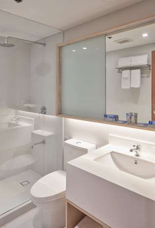 Imagen de la habitación del Hotel Tryp By Wyndham Mall Of Asia Manila. Foto 11