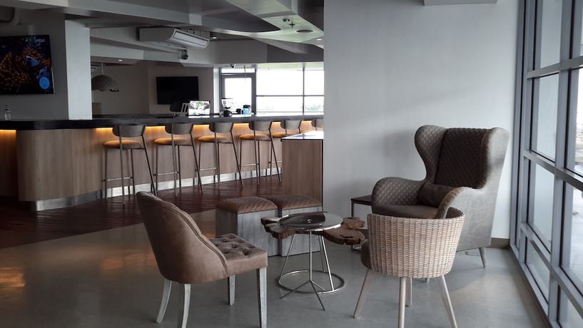 Imagen de los interiores del Hotel Tryp By Wyndham Mall Of Asia Manila. Foto 19