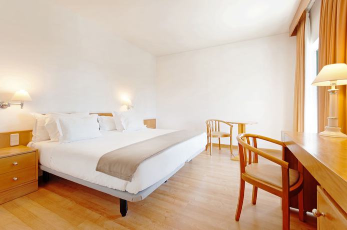 Imagen de la habitación del Hotel Tryp By Wyndham Montijo Parque. Foto 3