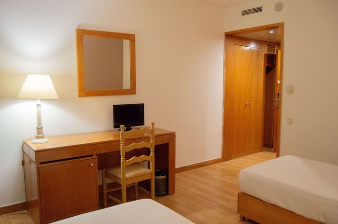 Imagen de la habitación del Hotel Tryp By Wyndham Montijo Parque. Foto 6