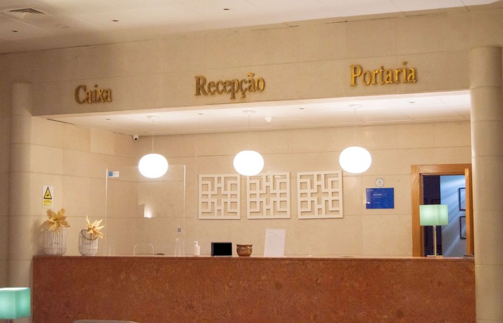 Imagen de los interiores del Hotel Tryp By Wyndham Montijo Parque. Foto 18