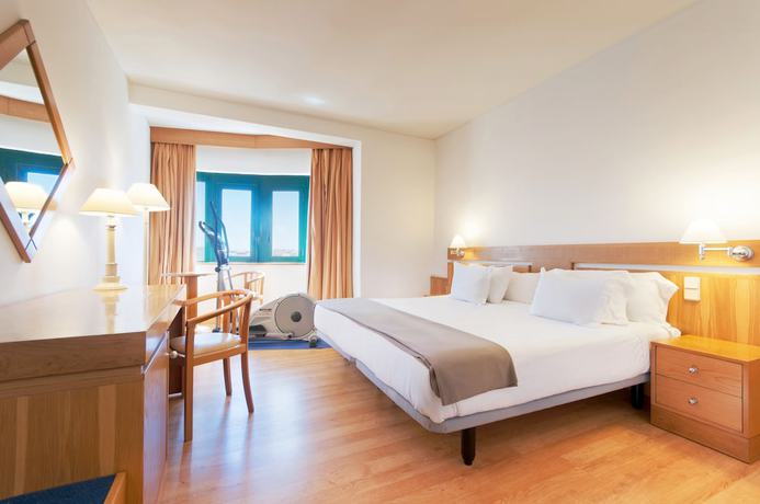 Imagen de la habitación del Hotel Tryp By Wyndham Montijo Parque. Foto 12