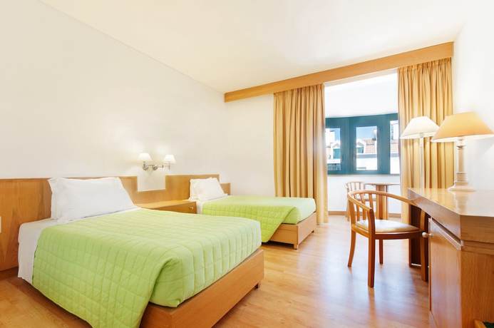 Imagen de la habitación del Hotel Tryp By Wyndham Montijo Parque. Foto 15