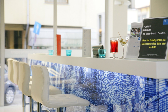 Imagen del bar/restaurante del Hotel Tryp By Wyndham Porto Centro. Foto 5