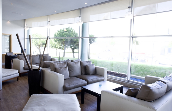 Imagen de los interiores del Hotel Tryp By Wyndham Porto Expo. Foto 14