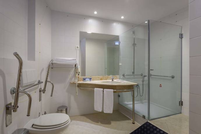 Imagen de la habitación del Hotel Tryp By Wyndham Porto Expo. Foto 7