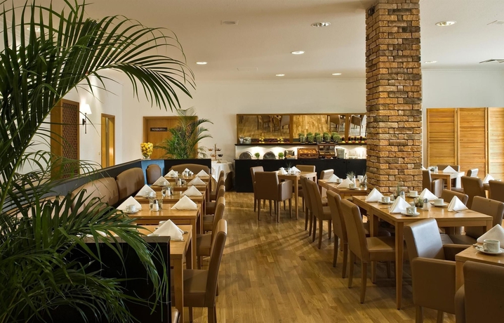 Imagen del bar/restaurante del Hotel Tryp By Wyndham Rosenheim. Foto 5