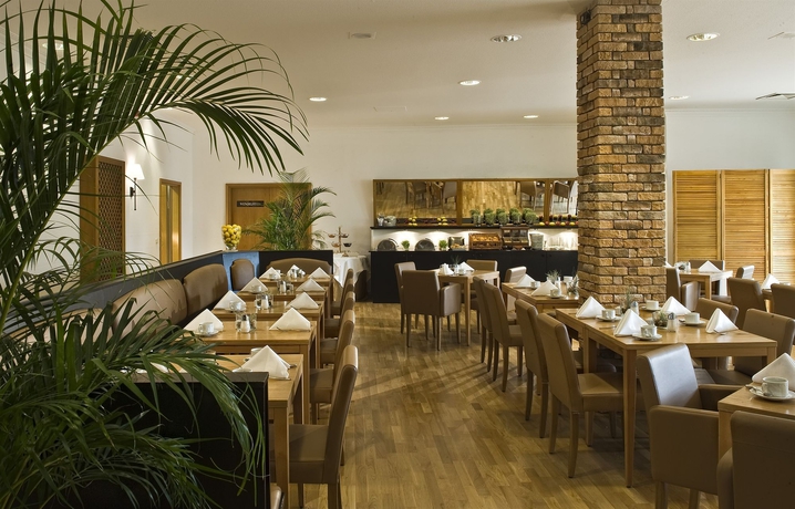 Imagen del bar/restaurante del Hotel Tryp By Wyndham Rosenheim. Foto 7