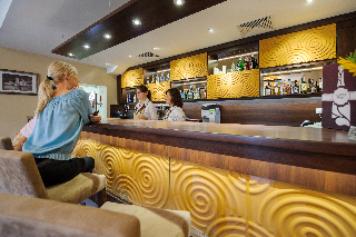 Imagen del bar/restaurante del Hotel Trzebnica. Foto 15