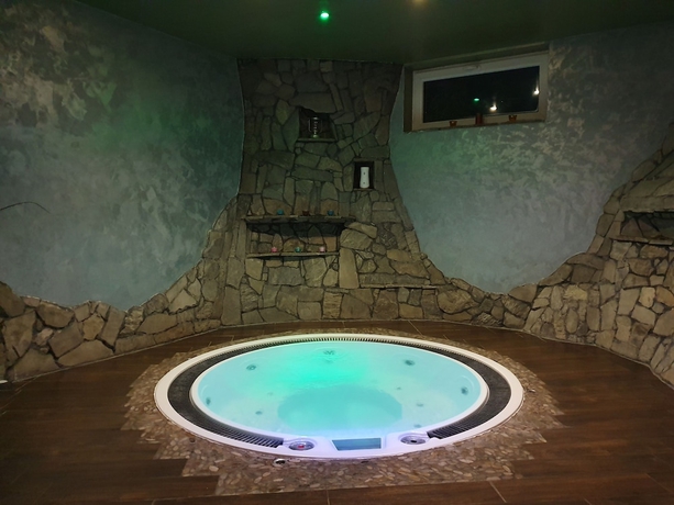 Imagen de la piscina del Hotel Trzy Światy. Foto 14