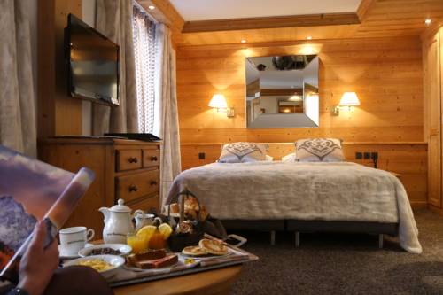Imagen de la habitación del Hotel Tsanteleina. Foto 12