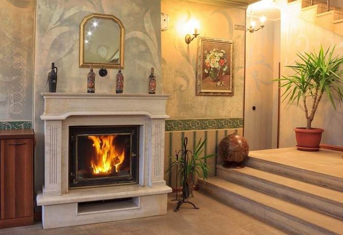 Imagen de la piscina del Hotel Tsarevets. Foto 20